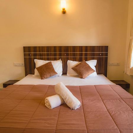 The Beach Hive Resort Kashid Buitenkant foto