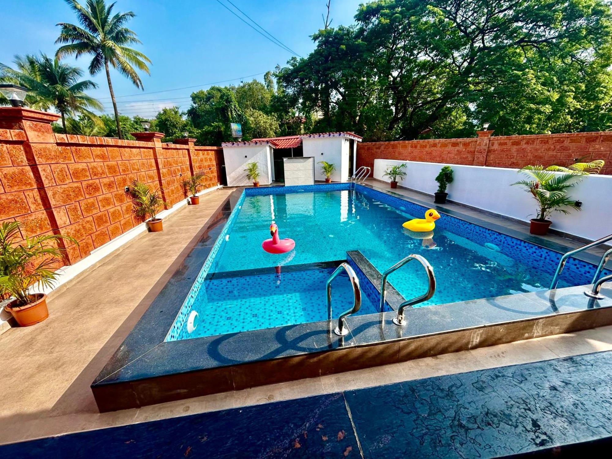The Beach Hive Resort Kashid Buitenkant foto
