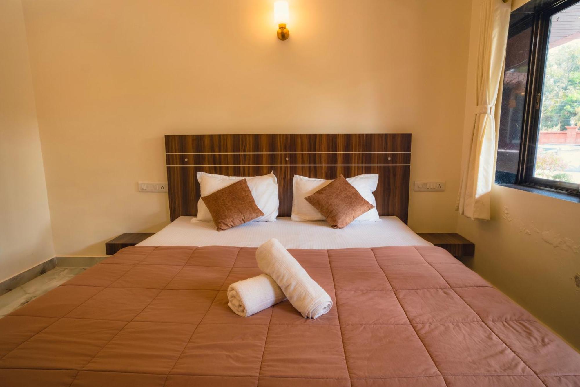 The Beach Hive Resort Kashid Buitenkant foto